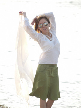夫人在岸上