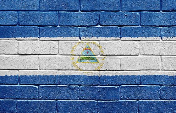 在磚墻nicaraqua旗