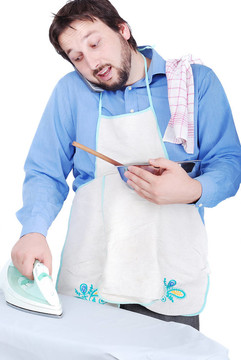 男人做所有的房子一起工作