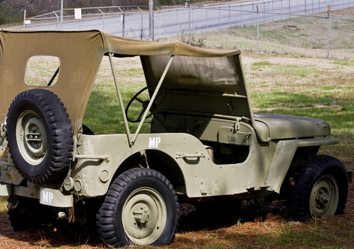 軍警車輛