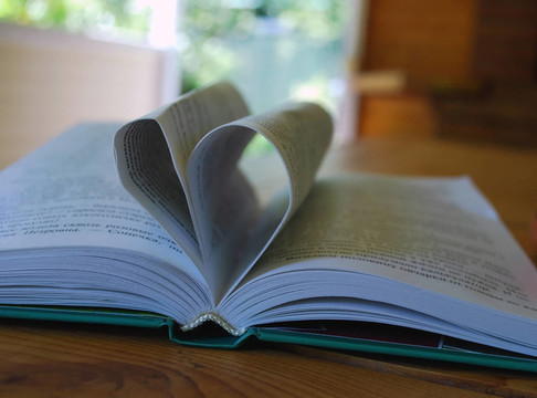 打開書收起來