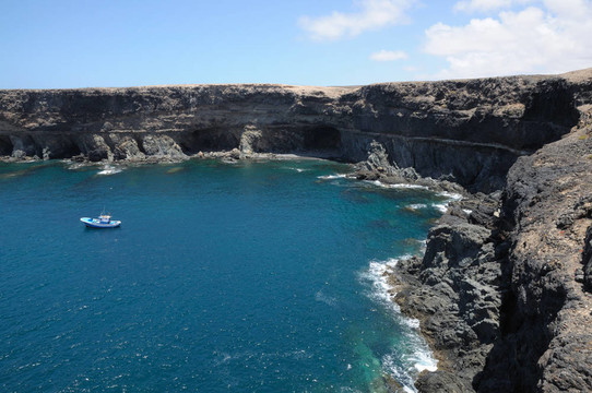 海岸附近的加那利群島的富埃特文圖拉島島；西班牙亞伙；