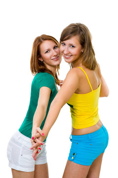 兩個(gè)女人的朋友握彼此的手