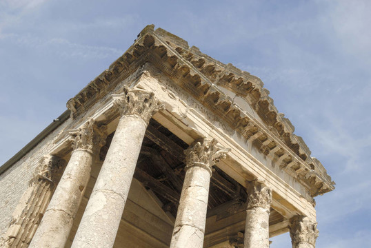 Pula 8月寺