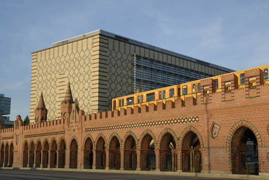 在柏林oberbaumbrucke