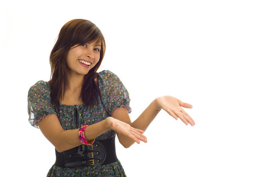 展示產(chǎn)品的女人
