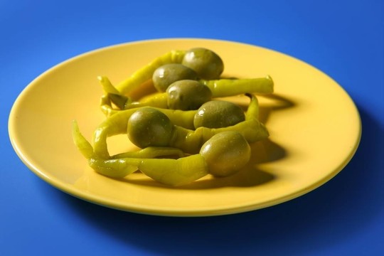 橄欖和辣椒零食