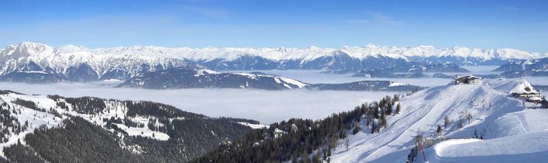 滑雪場全景