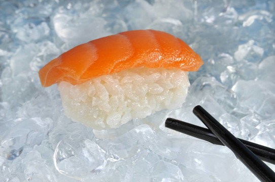 粟實用筷子