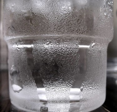 冰冷的水