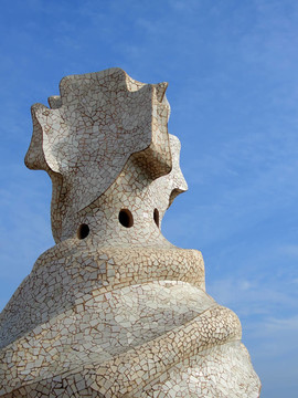 Casa Mila上十字架；巴塞羅那；西班牙