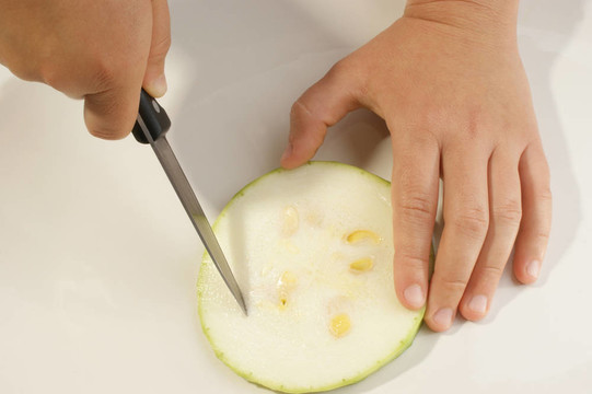 準(zhǔn)備一個(gè)南瓜作為健康食品