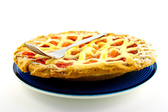 蘋果和Strawberry Pie用叉子