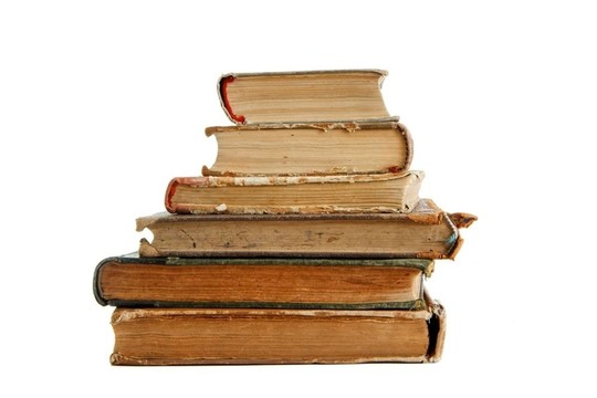 從兩端孤立的舊書堆
