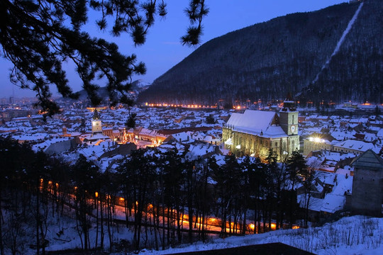 黑人教堂的夜景