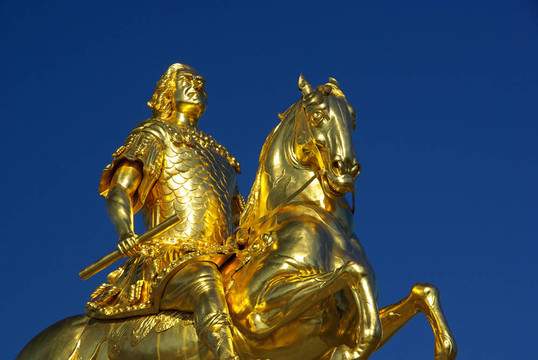 Dresden Golden Knight 04