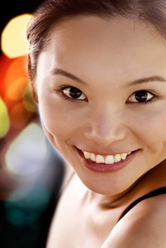 現(xiàn)代東方淑女微笑的畫像