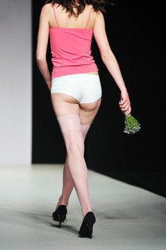 時(shí)裝秀的女人uderwear