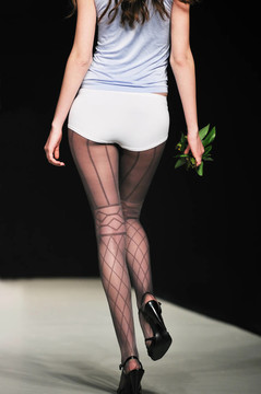 時裝秀的女人uderwear