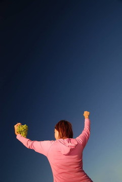 女孩與葡萄戶外