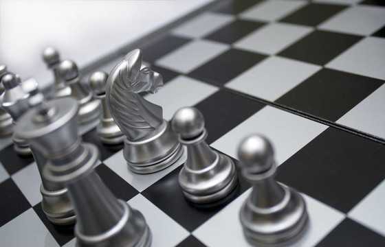 銀白色馬棋
