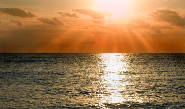 夕陽在海上