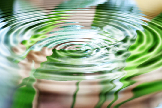 水