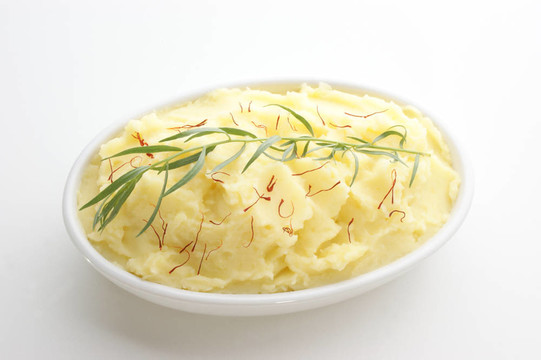 土豆泥在白碗龍蒿