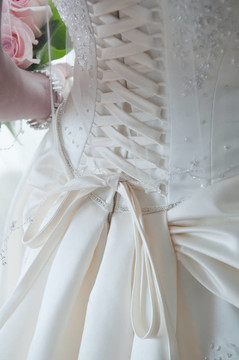 婚禮禮服背面