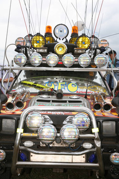 汽車(chē)；前大燈