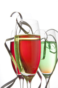 用彩帶五顏六色的飲料