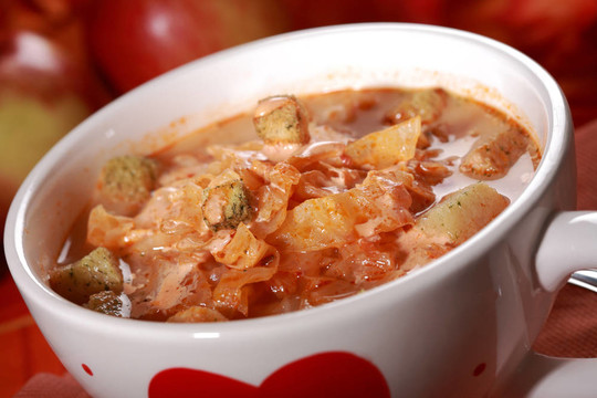 紅白菜湯（泡菜）