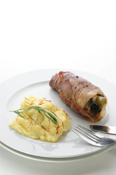 白土豆泥和雞肉卷