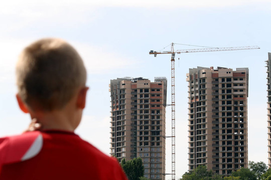 這個(gè)人考慮建造一座新樓