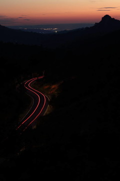 夜晚的山路