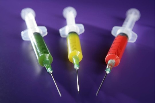 彩色注射器；健康；藥品；疫苗