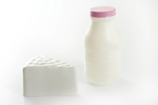 假冒兒童食品；牛奶和奶酪