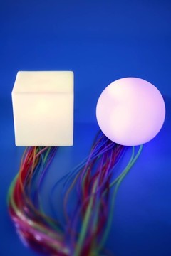 發(fā)光的方形和球形的彩色電線