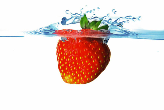 Strawberry在水