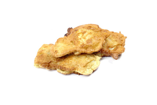 白底隔離面糊油炸魚。