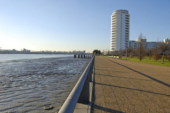london-19-0026