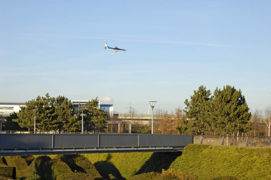 london-19-0077