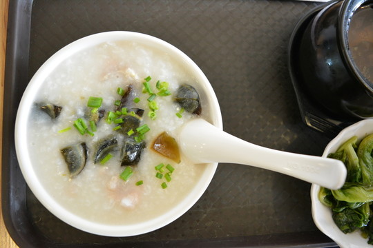皮蛋瘦肉粥