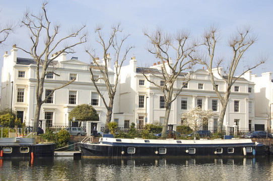 london-23-0044