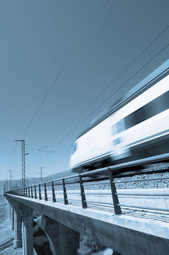 藍(lán)色的高速列車