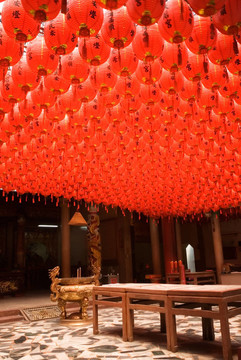 紅色和美麗的中國(guó)燈籠