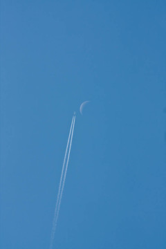 藍(lán)色天空的飛機(jī)