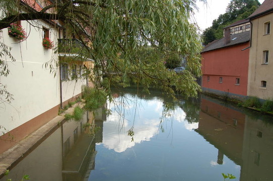 河