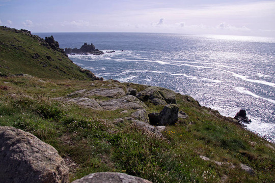 嶙峋的懸崖海岸觀(guān)；康沃爾；英國(guó)