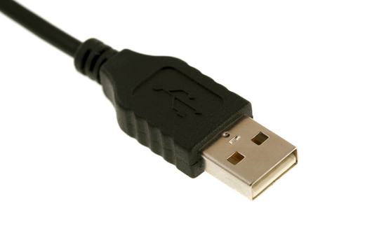 USB電纜的白色隔離